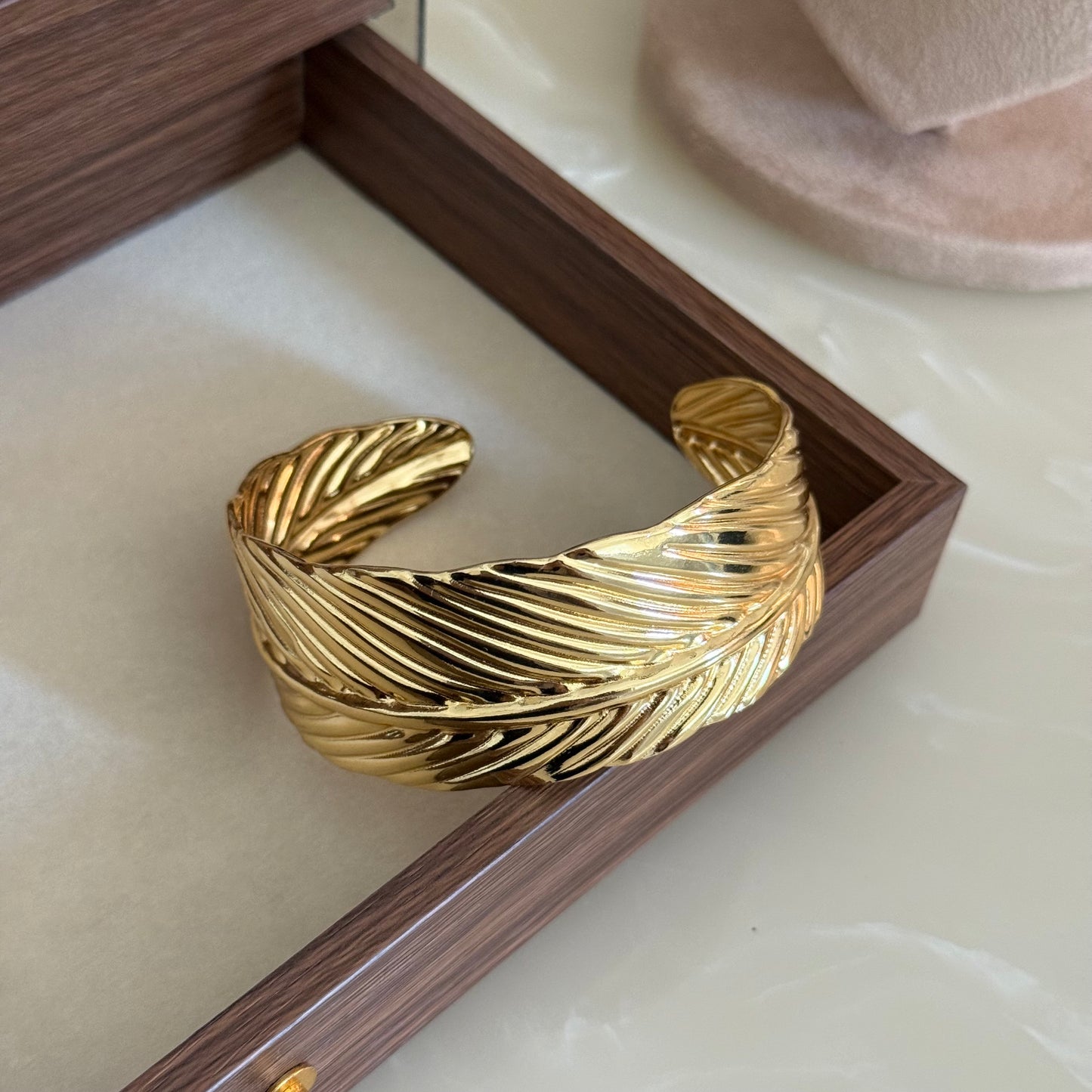 Chunky Leaf Cuff