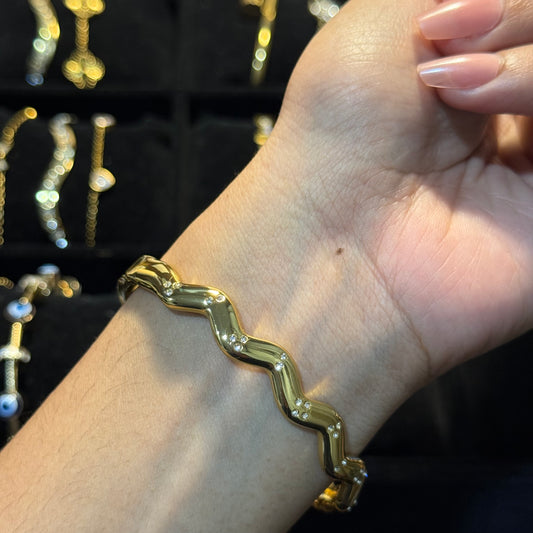 Zig-Zag Studded Bangle HOUSE OF LAILA