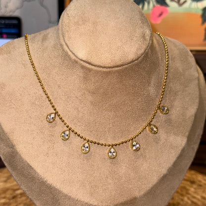 Mona Droplet Necklace