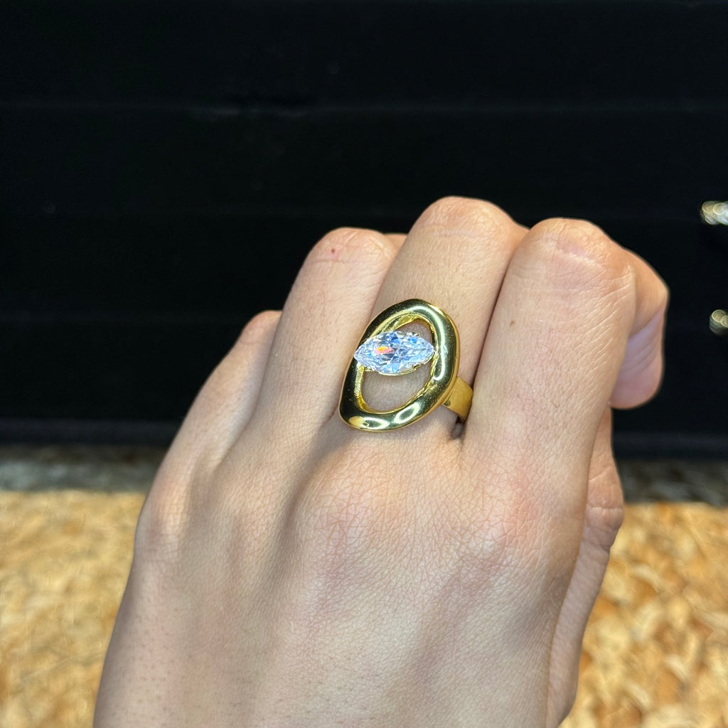 Smaller Chunky Solitaire Ring HOUSE OF LAILA