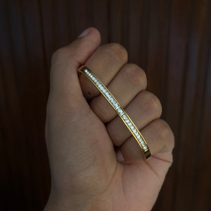 Eternity Line Bangle (Regular Size)