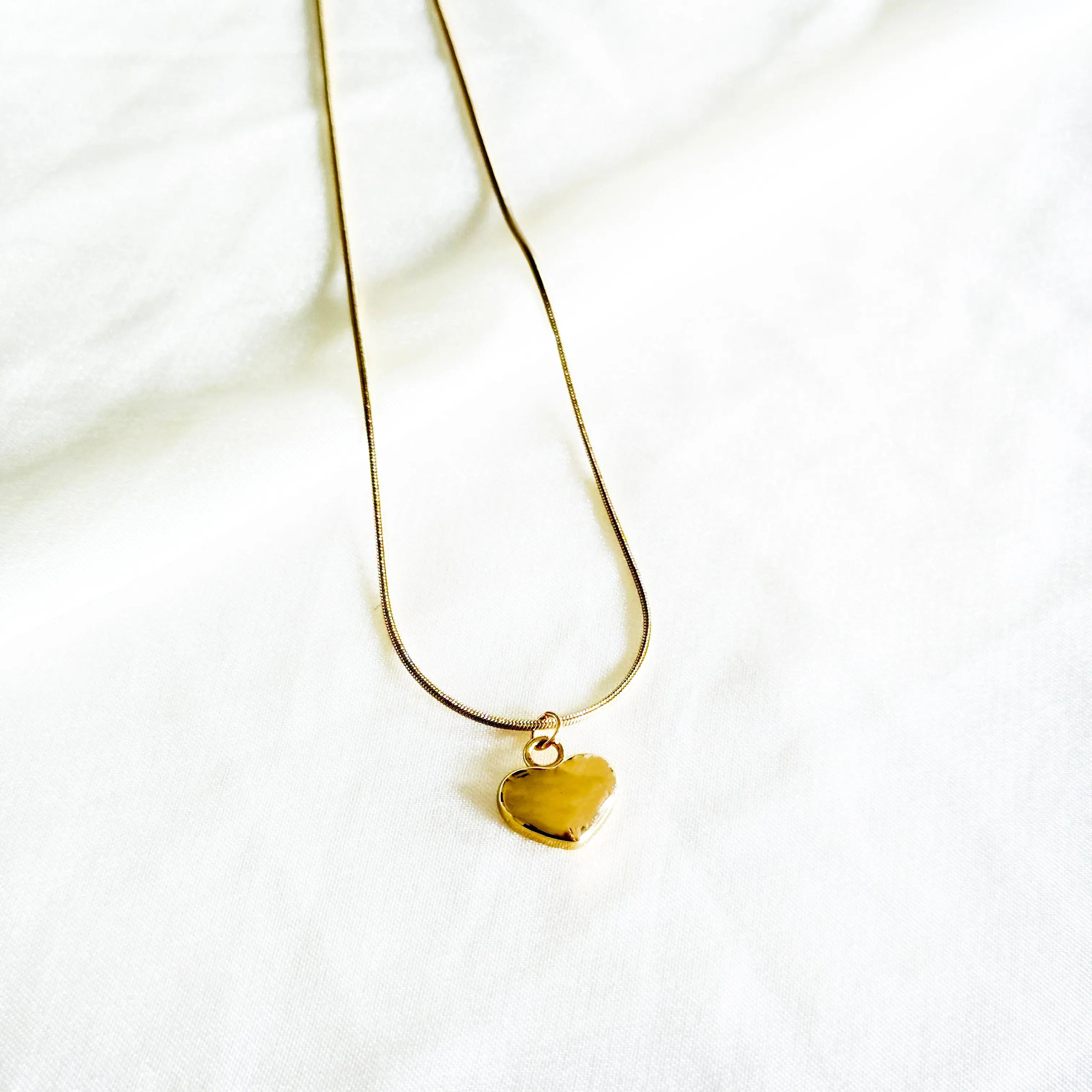 Delicate Heart Necklace (Black) HOUSE OF LAILA