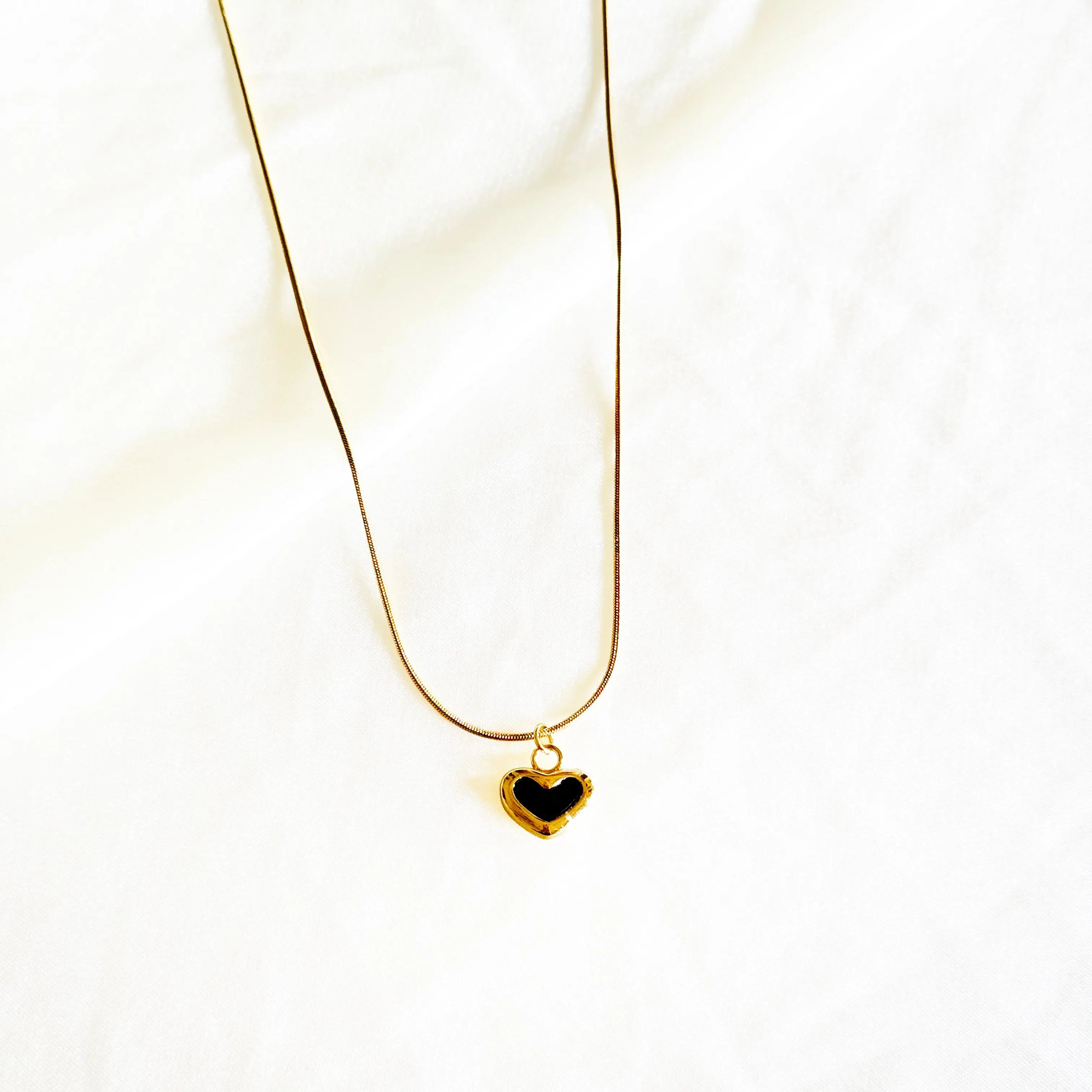 Delicate Heart Necklace (Black) HOUSE OF LAILA