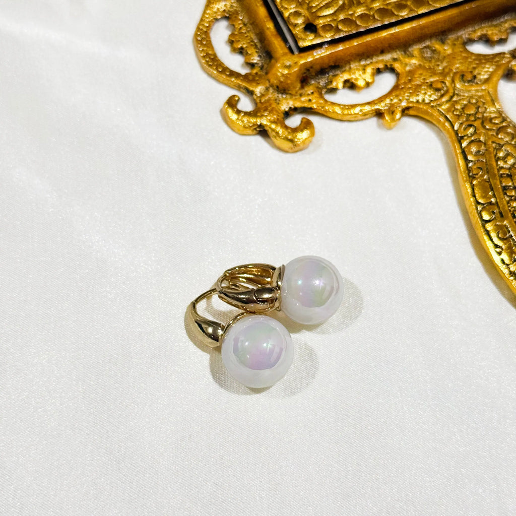 Pearl Lock Hoops HOUSE OF LAILA