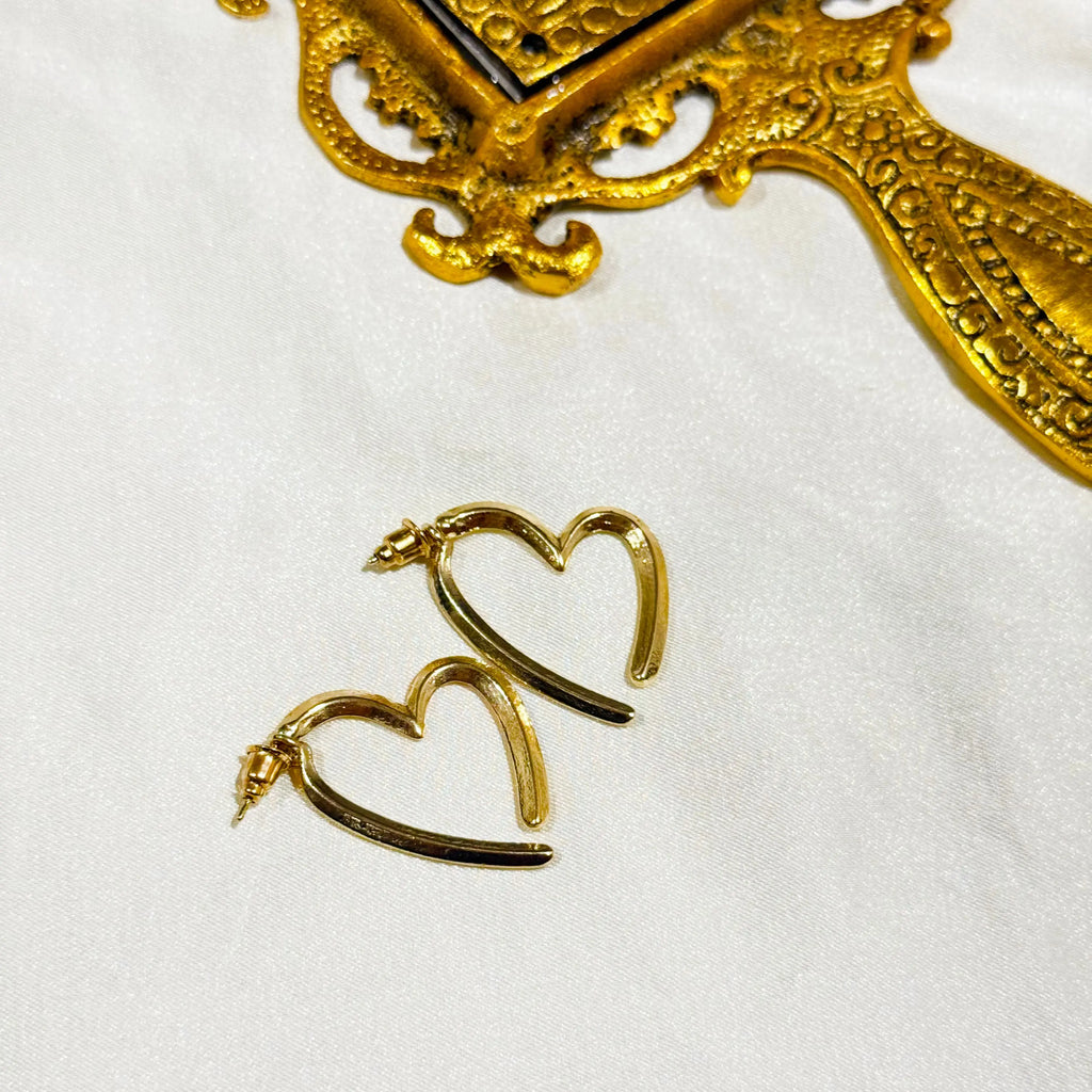 Dainty Heart Studs HOUSE OF LAILA