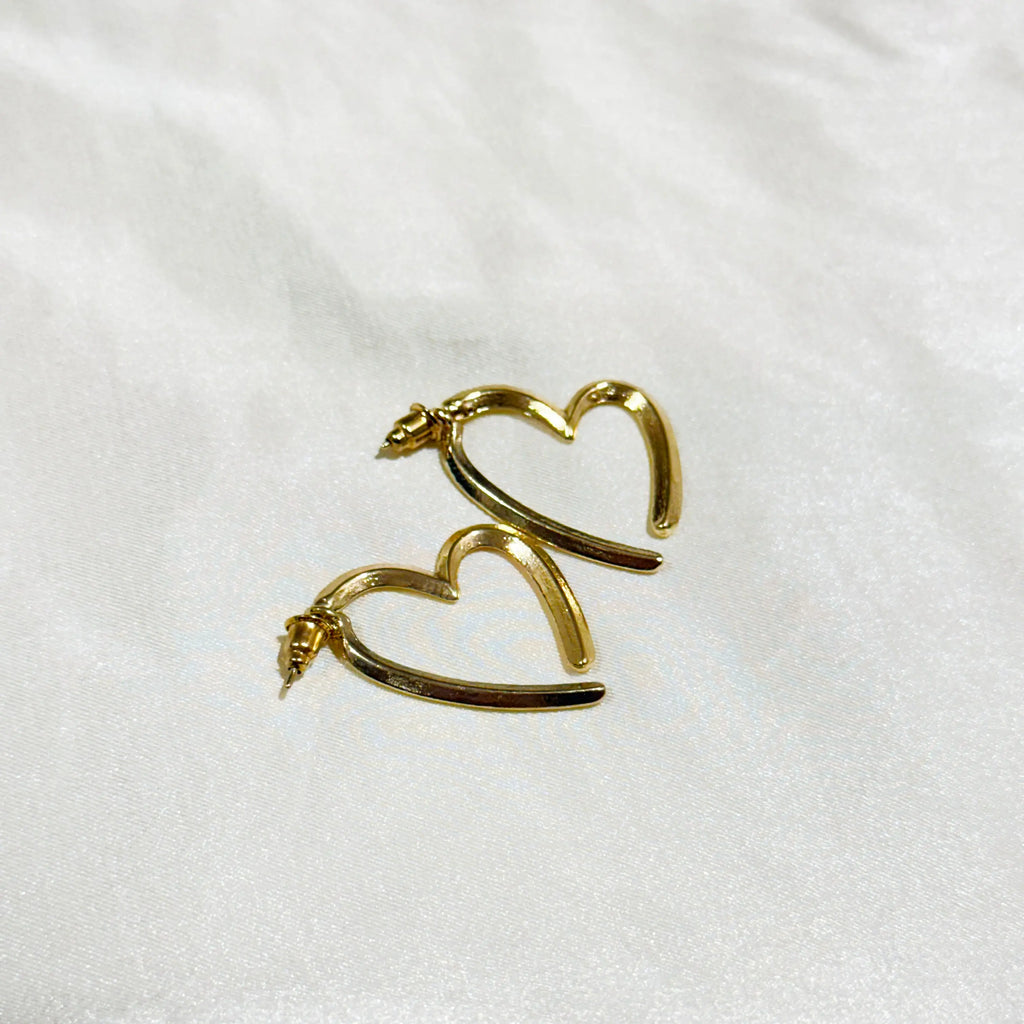 Dainty Heart Studs HOUSE OF LAILA