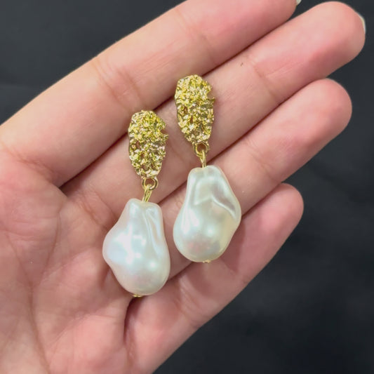 Sculpted Pearl Drop Studs (Large)