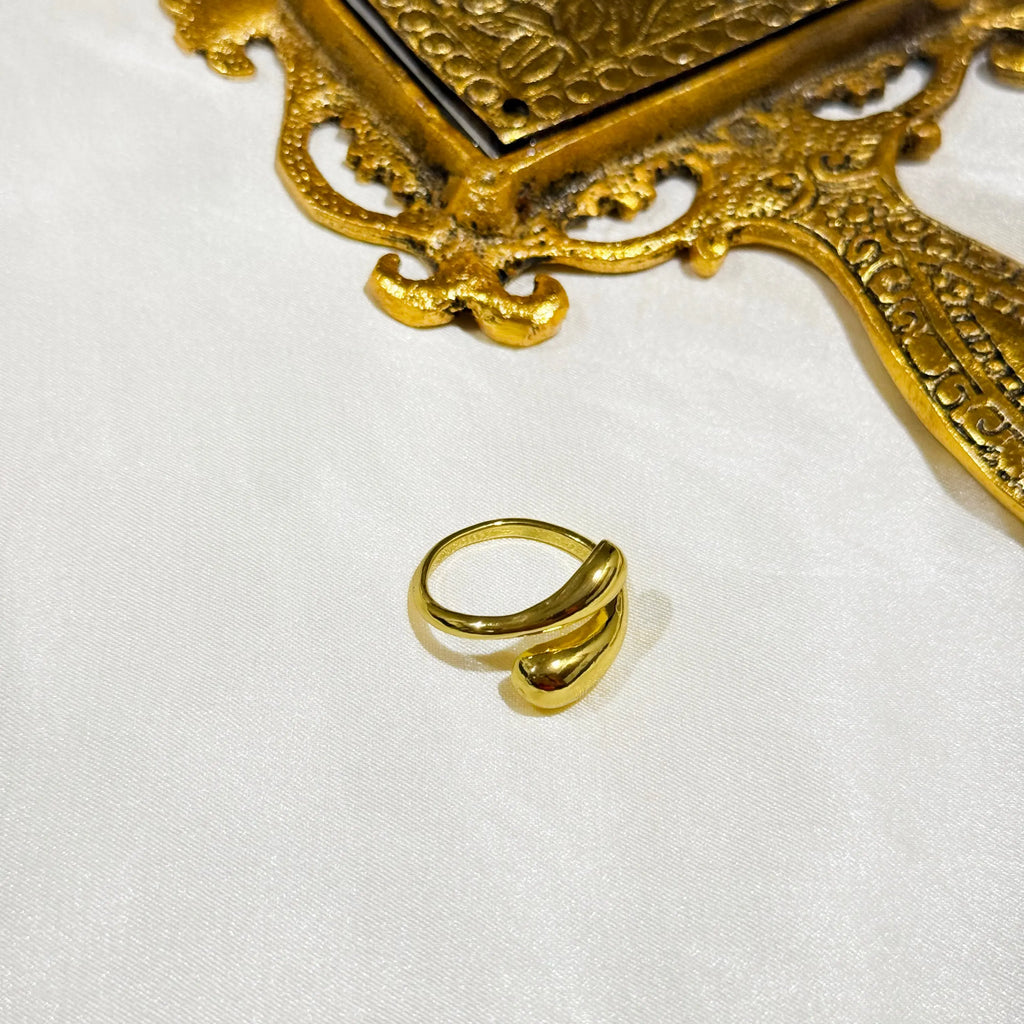 Elegant Wrap-Around Ring HOUSE OF LAILA