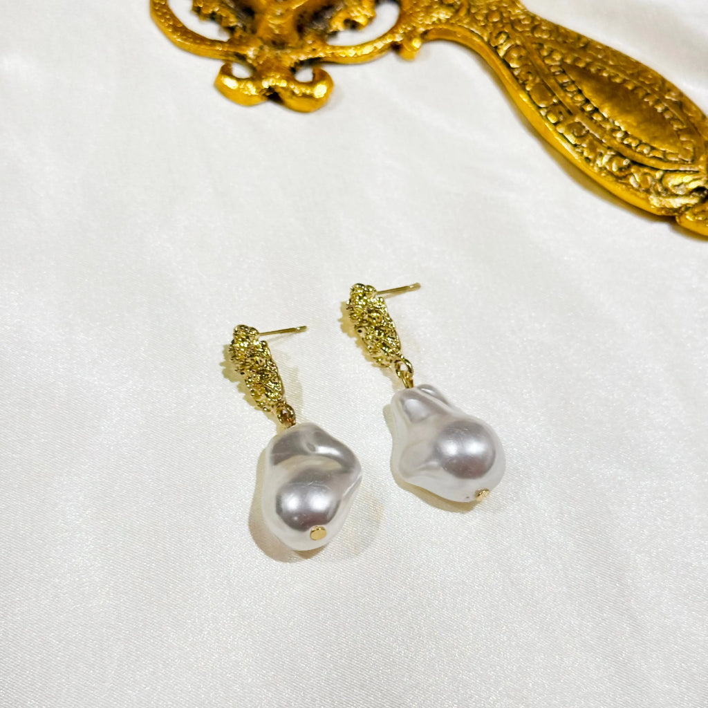 Sculpted Pearl Drop Studs (Large) HOUSE OF LAILA