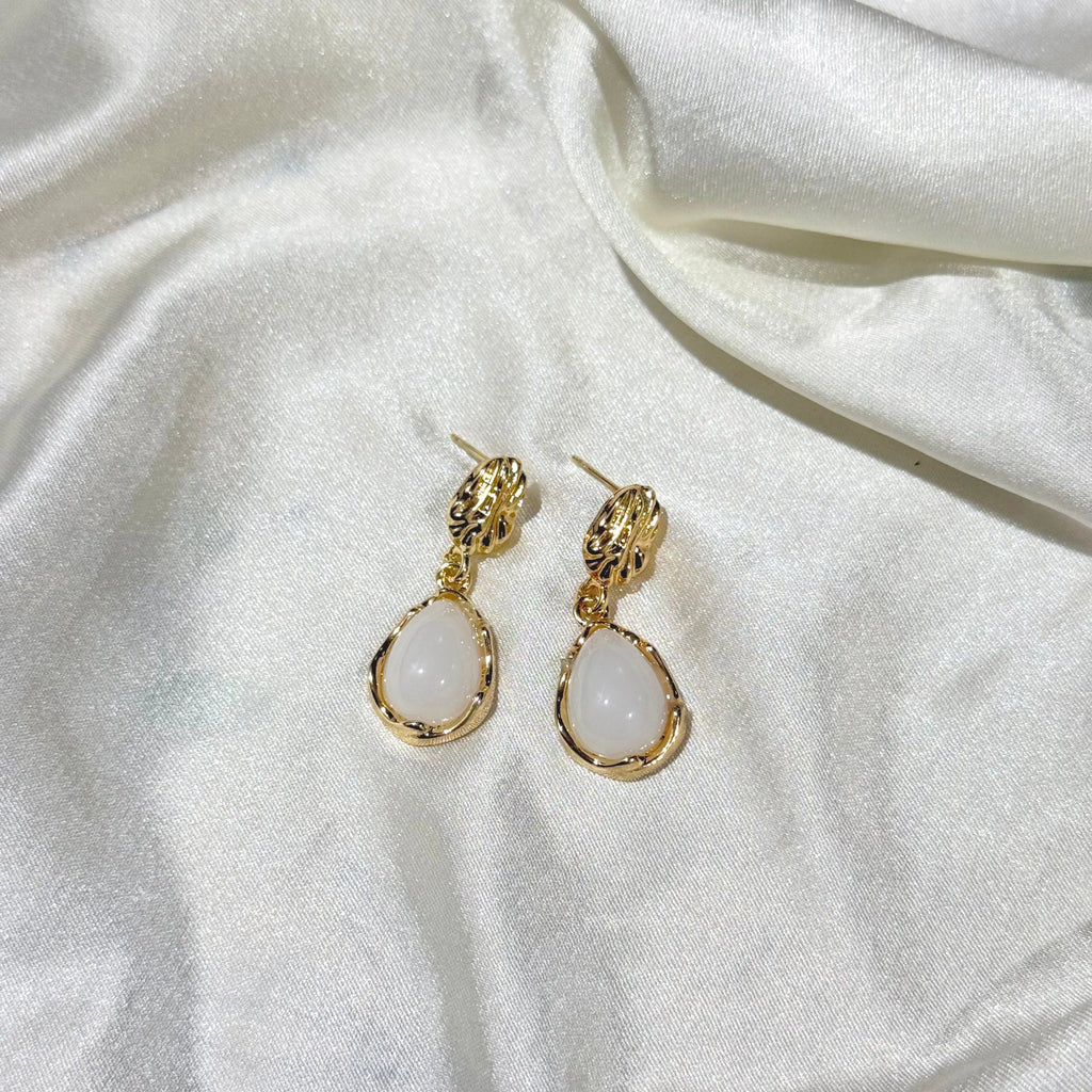 Shell Drop Studs HOUSE OF LAILA