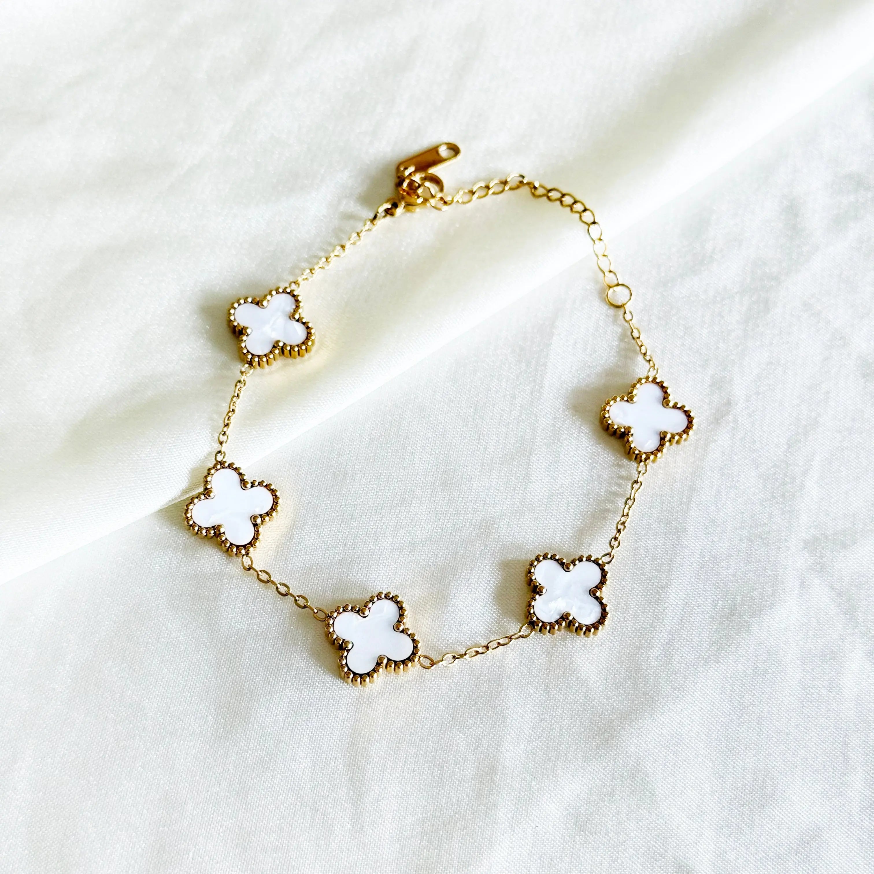 White Clover Bracelet HOUSE OF LAILA