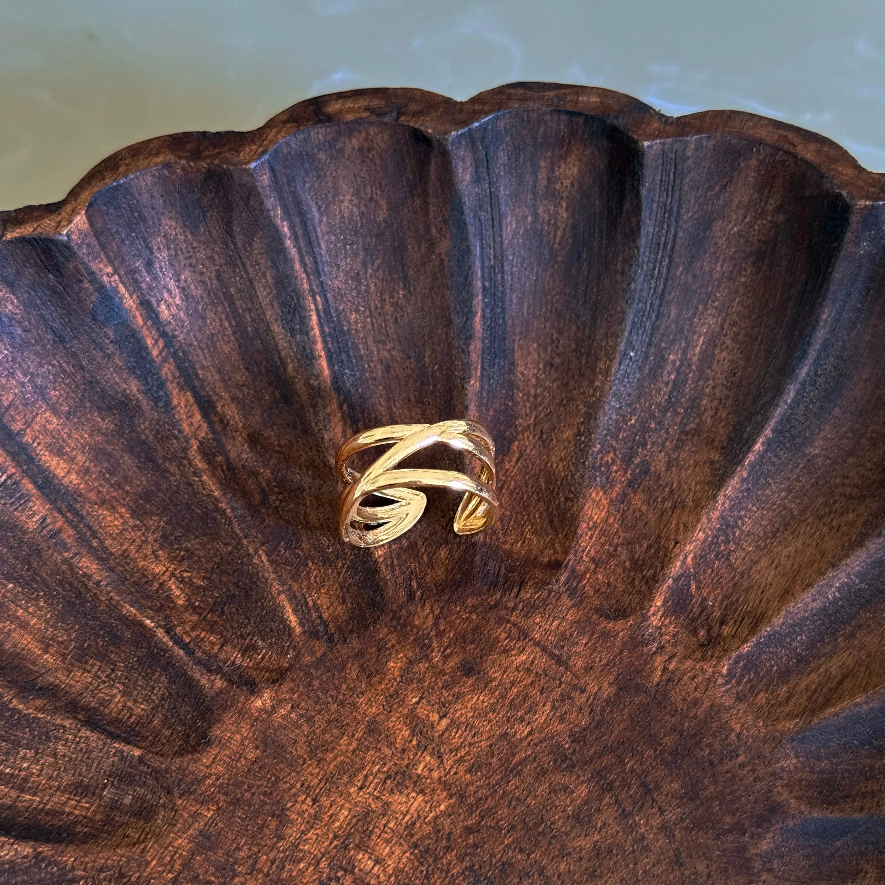 Modern Z Ring HOUSE OF LAILA